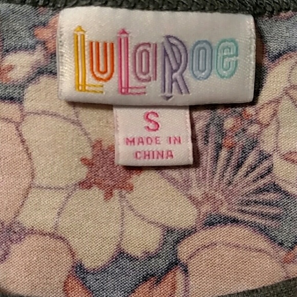 LulaRoe Randy Floral 3/4 Length Sleeve T-shirt Top Size S - Picture 4 of 6